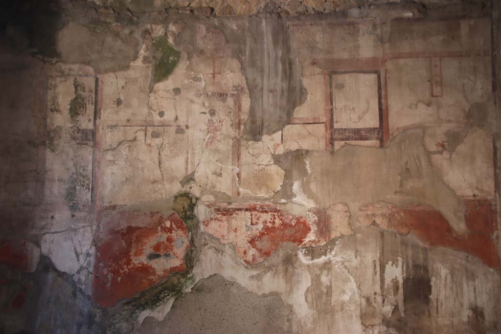 IV.11, Herculaneum, October 2012. Detail from painting on east wall. Photo courtesy of Michael Binns.


