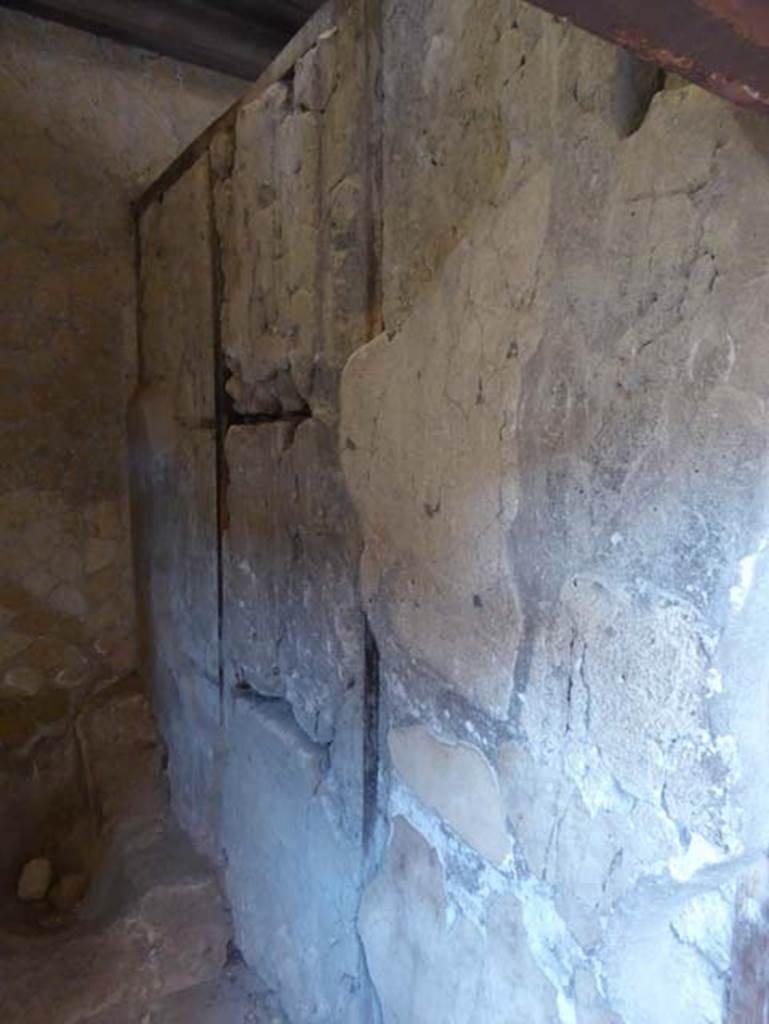 V.7, Herculaneum. September 2015. Looking towards east wall of kitchen, in room on north side of entrance corridor.  Photo courtesy of Michael Binns.
