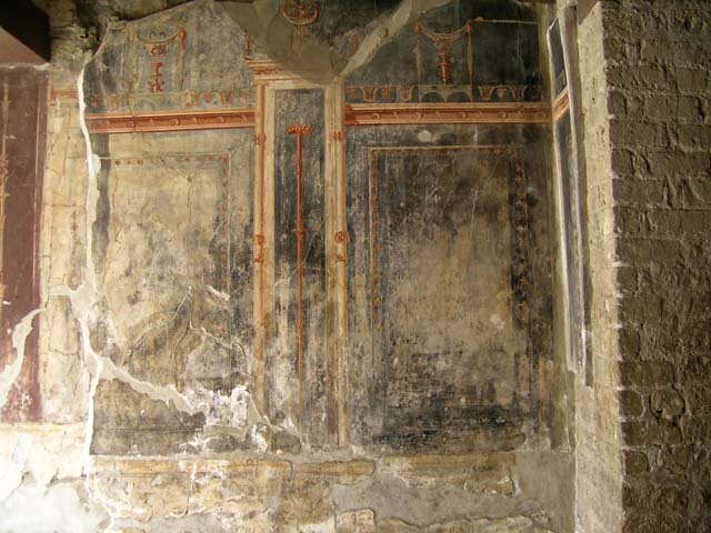 VI.13 Herculaneum. September 2017. Room 12, anteroom to cubiculum, south wall. Photo courtesy of Klaus Heese.