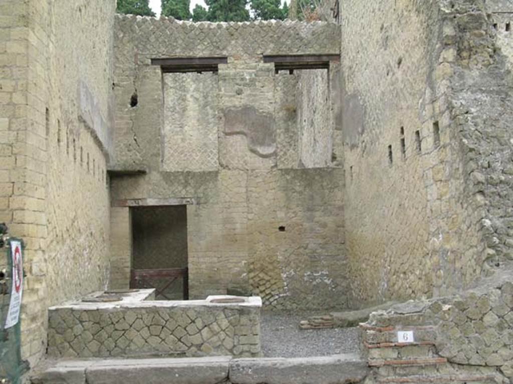 Ins. Orientalis II.6, Herculaneum, June 2006. Looking east to entrance doorway.
Photo courtesy of Nicolas Monteix.
