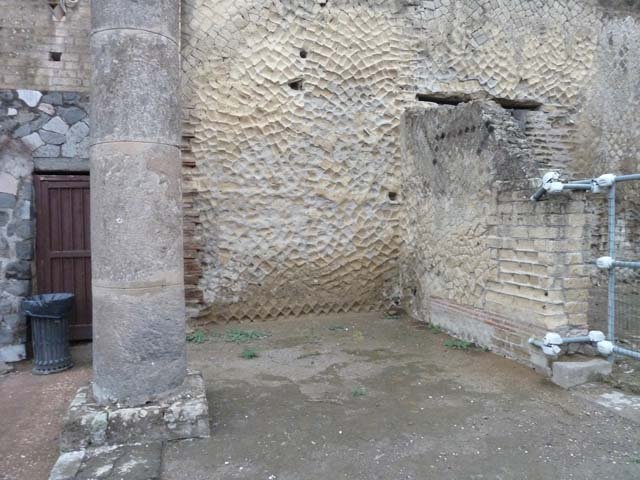 Ins. Orientalis II.19, Herculaneum. September 2015. Remains of mosaic flooring near blocked doorway in north wall.