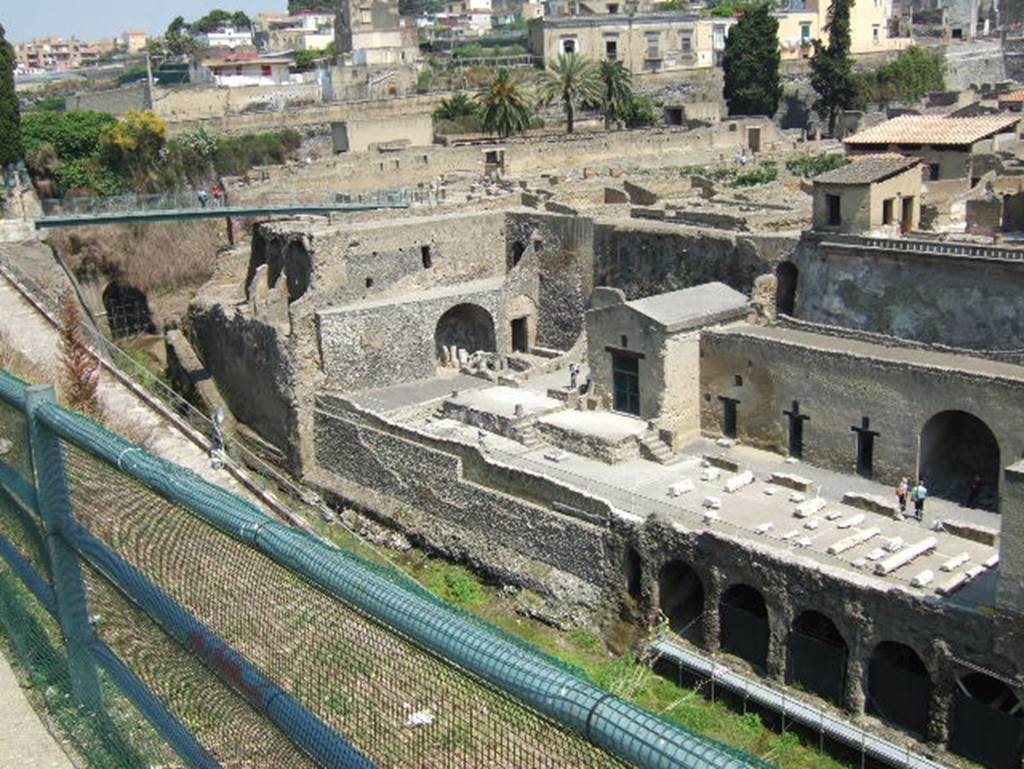 Herculaneum, May 2006. Looking west across the Sacred Area, centre right. 