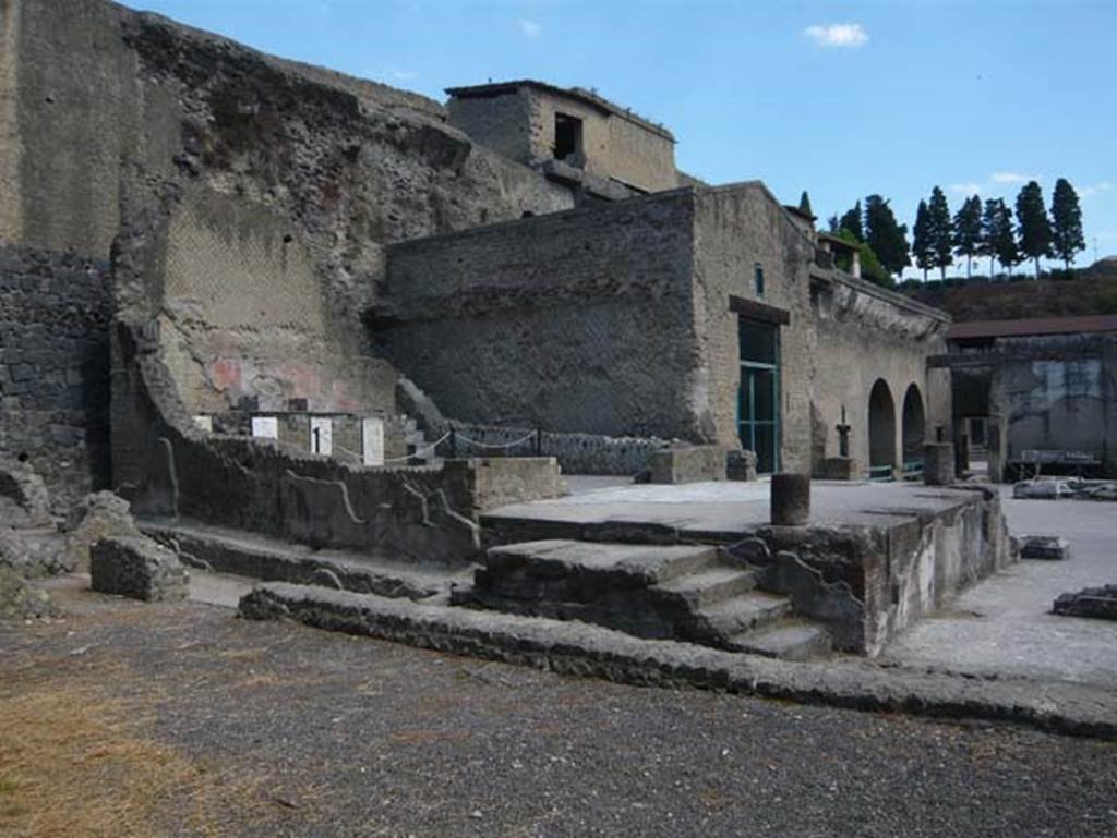 Herculaneum, April 2014. Sacred Area terrace, looking towards the shrine of the Four Gods.
Photo courtesy of Klaus Heese.

