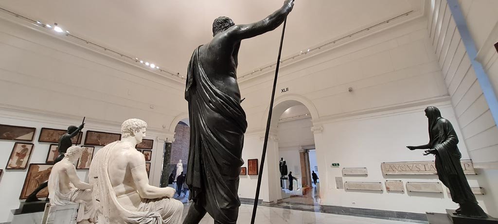 Herculaneum Augusteum. April 2023. 
Looking from rear of statues in “Campania Romana” gallery in Naples Archaeological Museum. Photo courtesy of Giuseppe Ciaramella.
