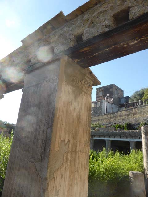 II.2 Herculaneum. August 2021. Looking south-west across peristyle, from north portico. Photo courtesy of Robert Hanson