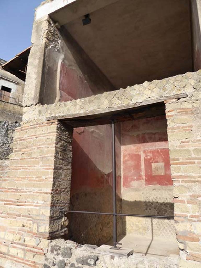 II.2 Herculaneum, October 2014. 
Looking towards west side of room on north side of peristyle. Photo courtesy of Michael Binns.


