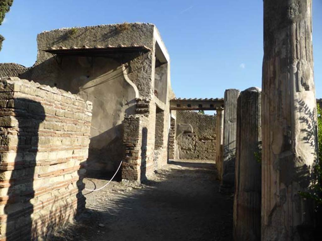 II.2 Herculaneum, September 2015. Looking east along north portico.