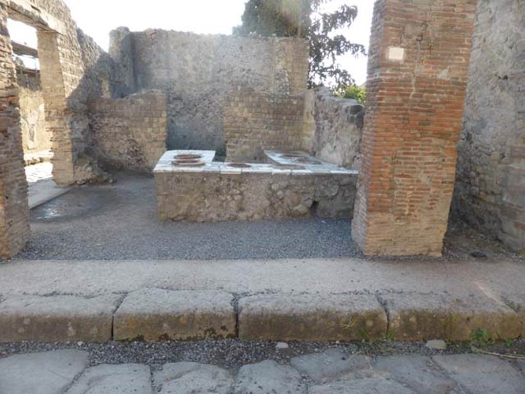 II.7/6 Herculaneum, September 2015. Looking south towards bar-room.