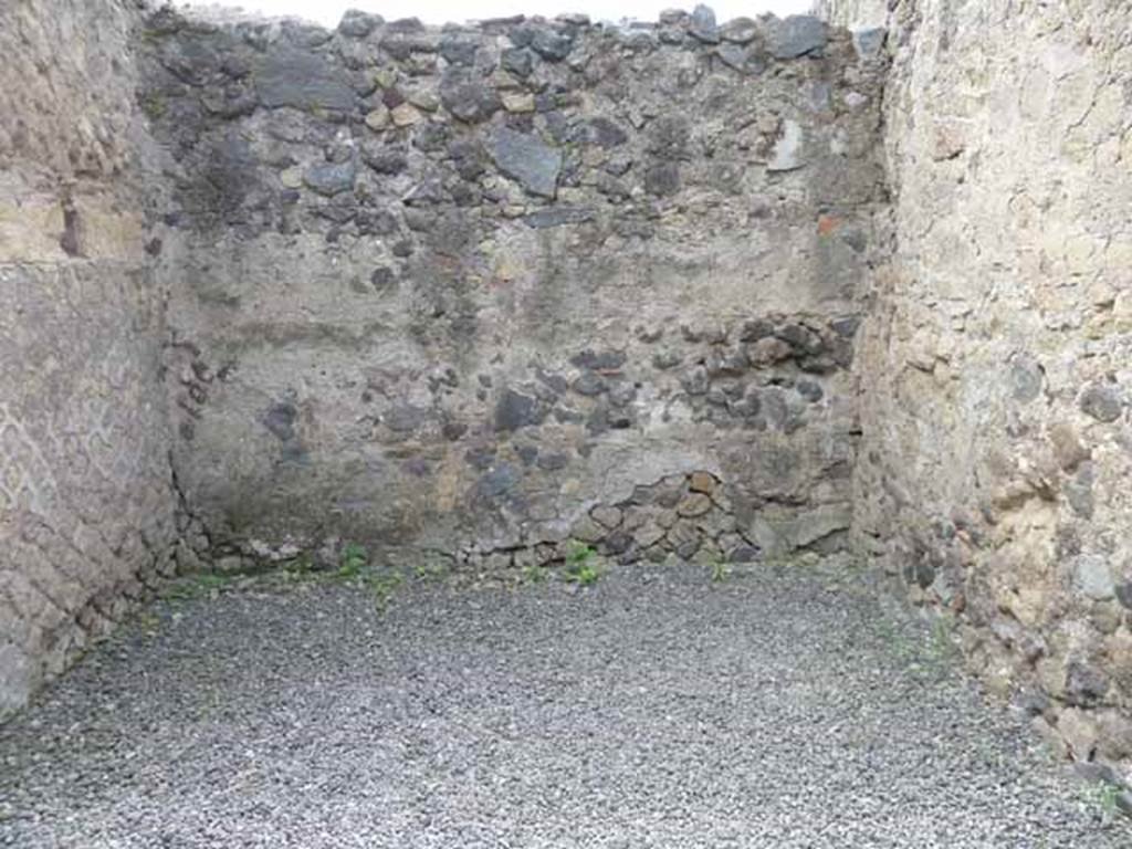 III.4 Herculaneum. May 2010. Room on south side of entrance doorway.
