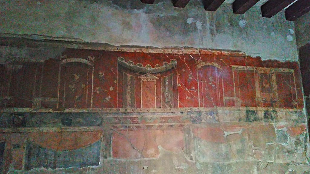 III.11 Herculaneum, photo taken between October 2014 and November 2019. 
Room 8, upper south wall. Photo courtesy of Giuseppe Ciaramella.
