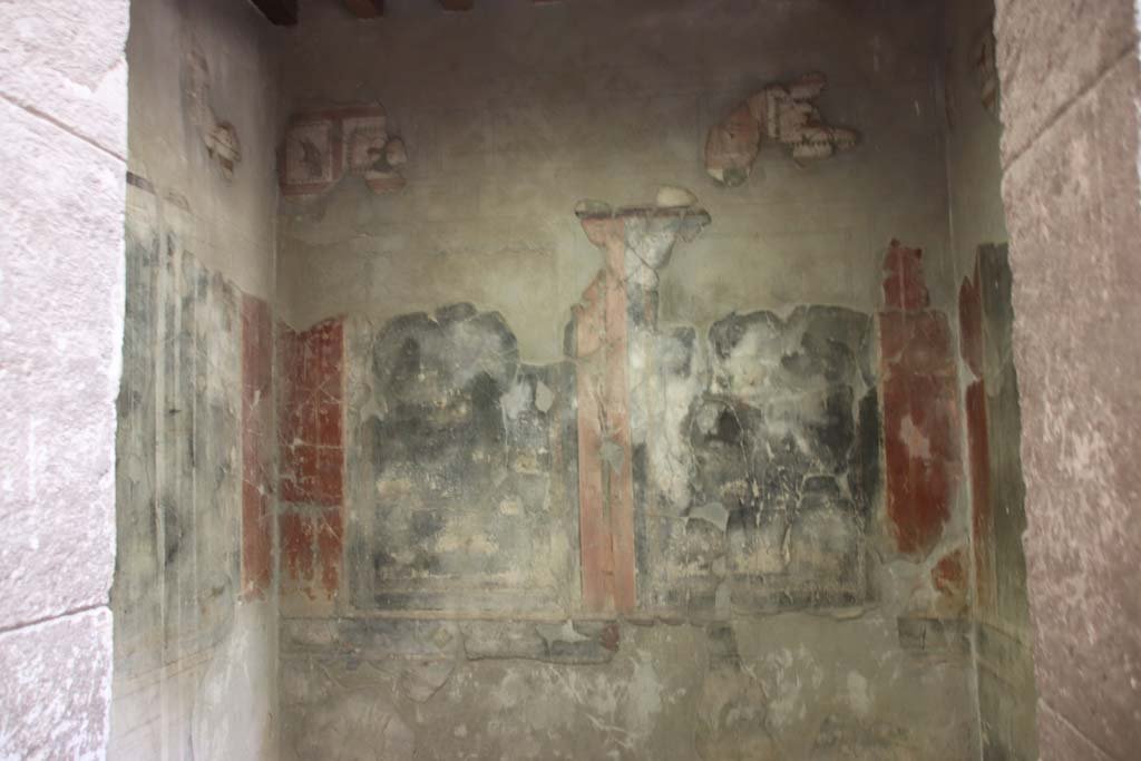 III.11 Herculaneum. October 2020. Room 4, looking through doorway towards south wall. Photo courtesy of Klaus Heese.
