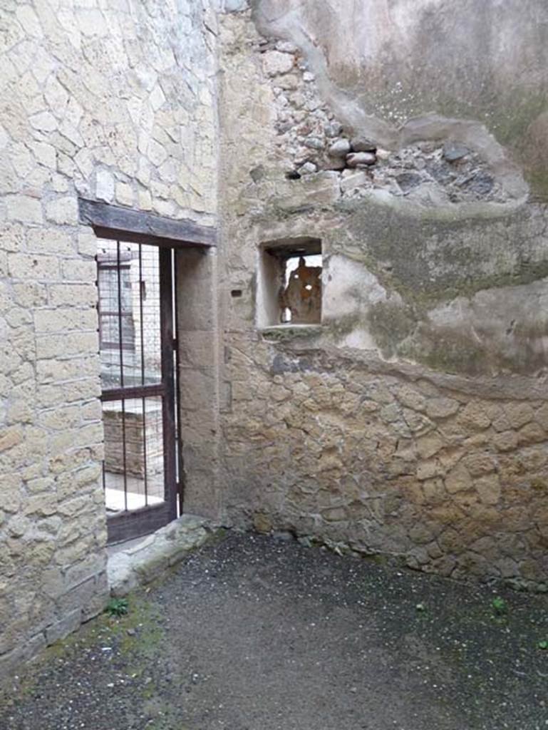 Ins. III 16, Herculaneum, September 2015. Room 2, looking towards doorway in north-east corner leading to entrance corridor, and window in east wall.