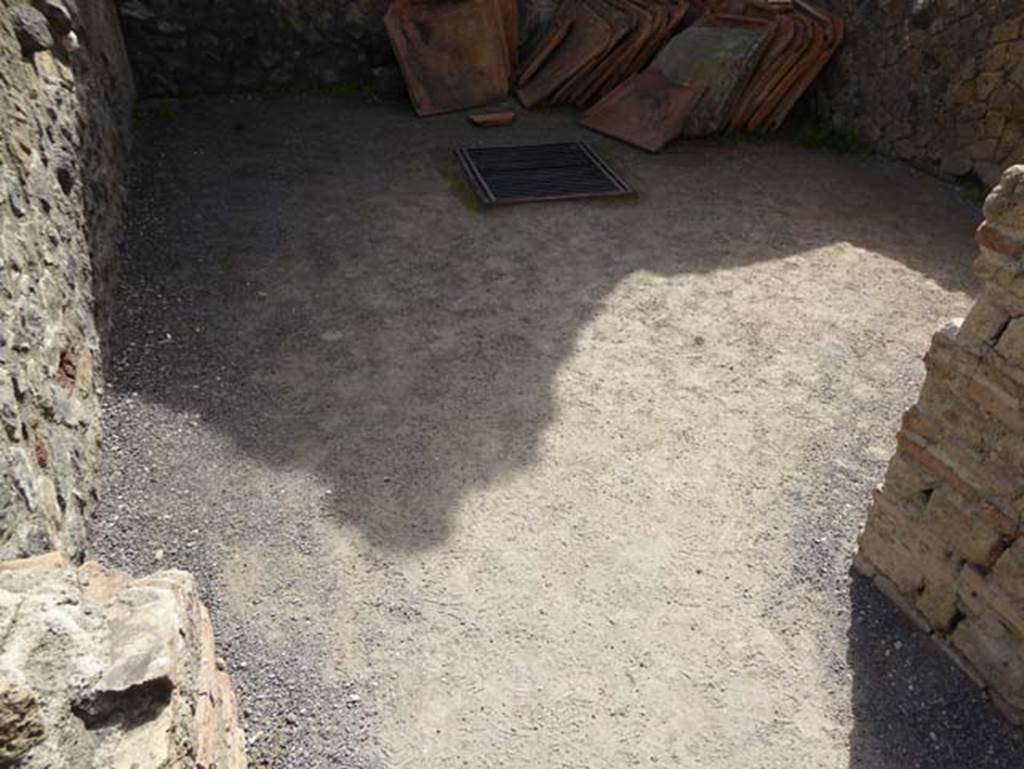 IV.4, Herculaneum, October 2014. Room 16, looking east across triclinium. Photo courtesy of Michael Binns.

