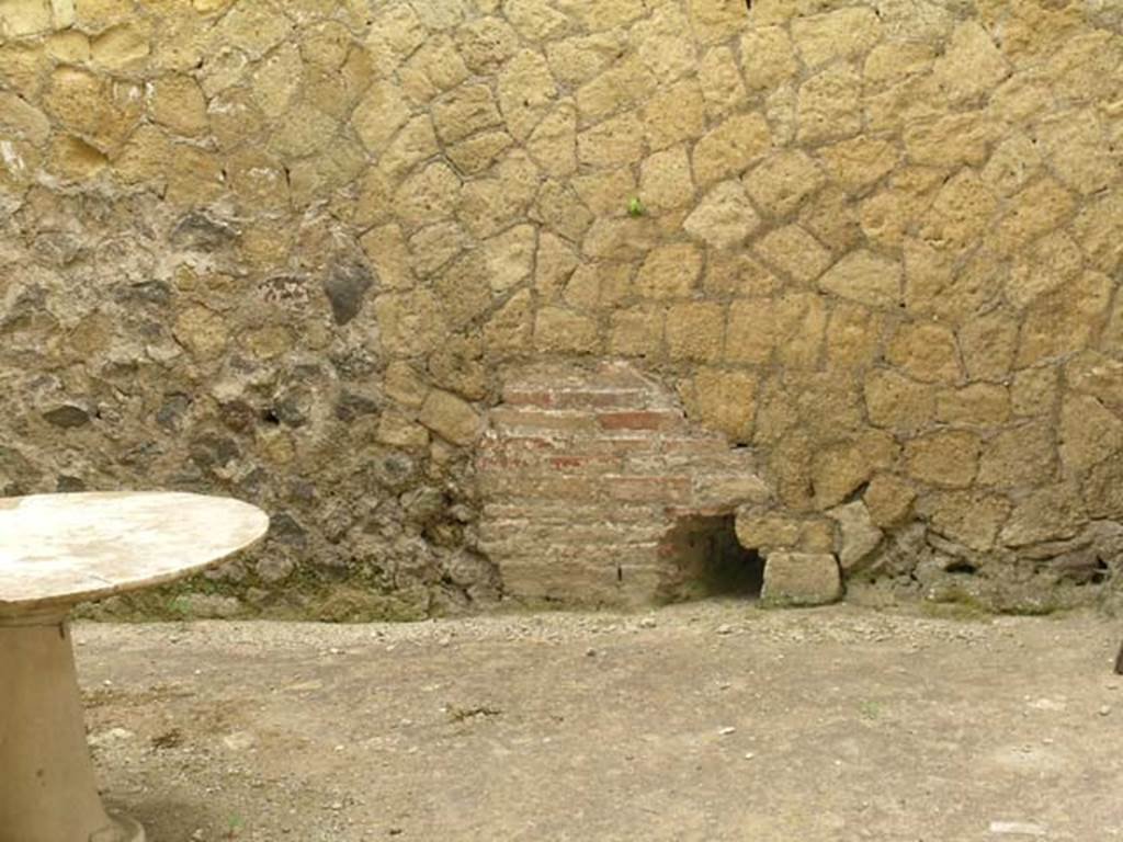 IV.4 Herculaneum. June 2005. Room 18, north wall. Photo courtesy of Nicolas Monteix.