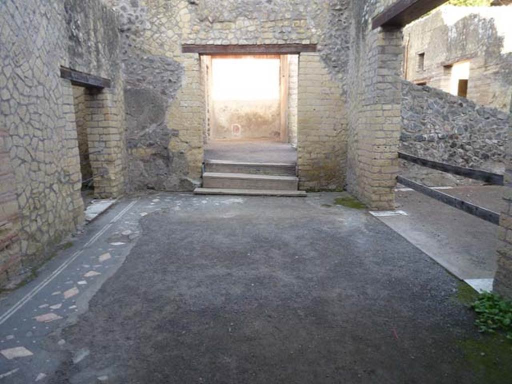 IV.4 Herculaneum. October 2012. Looking north across vestibule, room 17. Photo courtesy of Michael Binns.