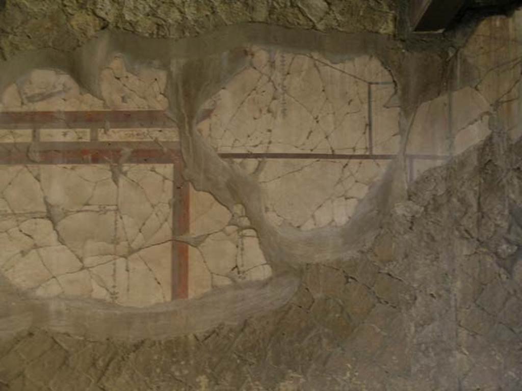 IV, 14, Herculaneum, May 2006. Remaining painted decoration on east wall. Photo courtesy of Nicolas Monteix.