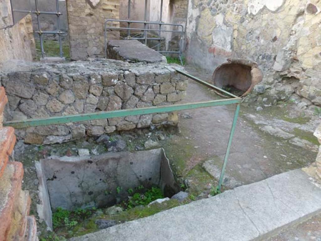 IV.17 Herculaneum. October 2012. Looking west across bar-room, from entrance. Photo courtesy of Michael Binns.