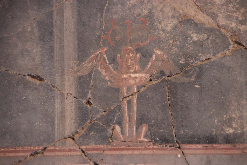 IV.21, Herculaneum. October 2020.  
Cryptoporticus 28, detail of painted decoration from upper centre of south wall. Photo courtesy of Klaus Heese. 
