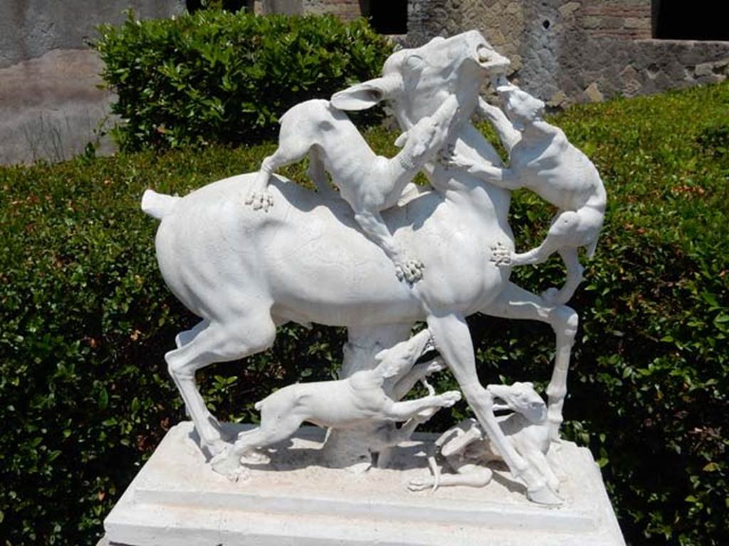 IV.21, Herculaneum. May 2018. Second statue of a deer being attacked by hounds. Photo courtesy of Buzz Ferebee. 