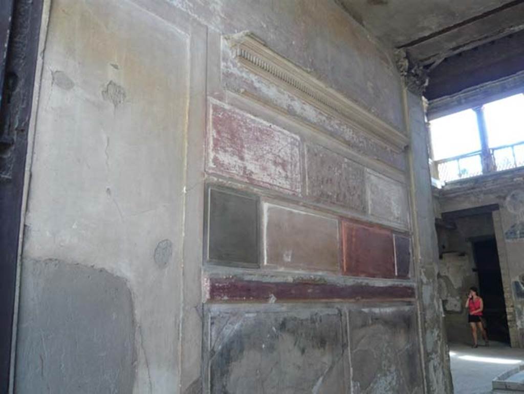 V.1 Herculaneum. August 2013. North wall of entrance corridor. Photo courtesy of Buzz Ferebee.