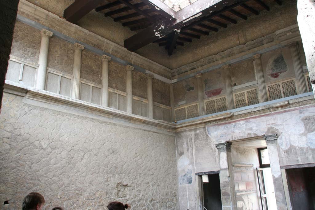 V.1 Herculaneum. April 2013. Upper south-west corner of atrium. Photo courtesy of Klaus Heese.