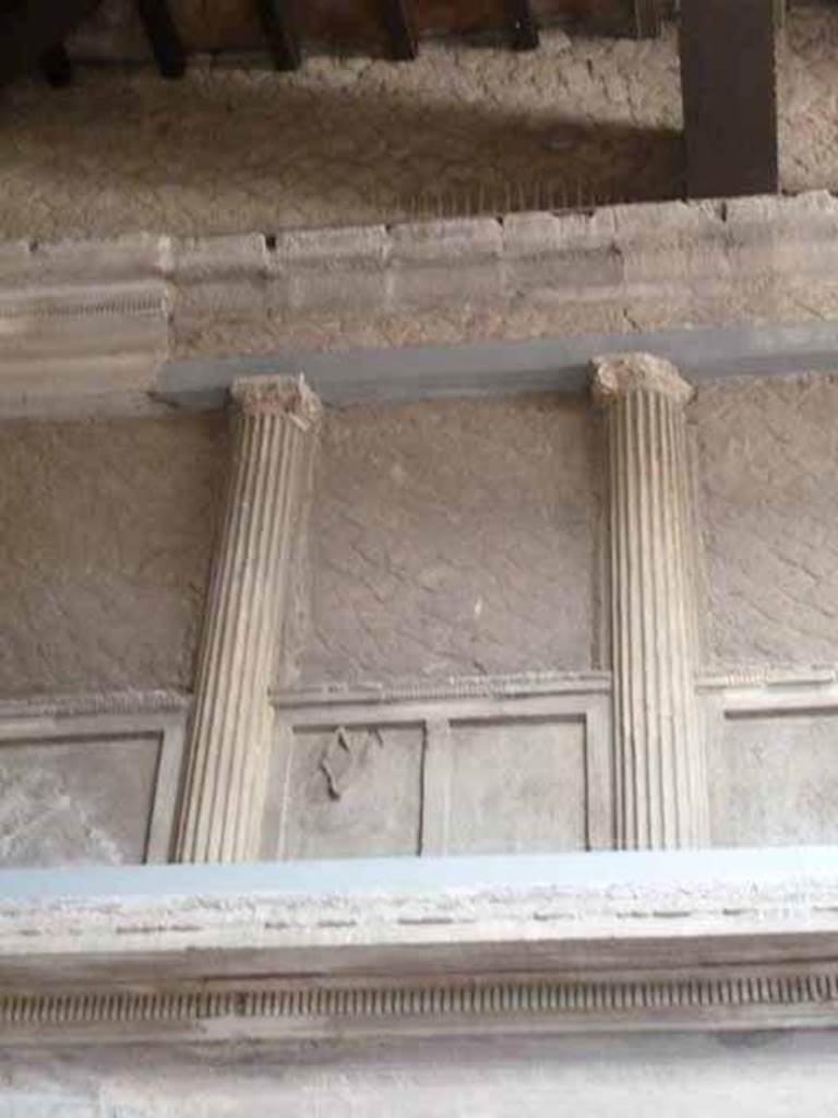 V.1 Herculaneum. May 2010. Detail of upper north wall in north-west corner.