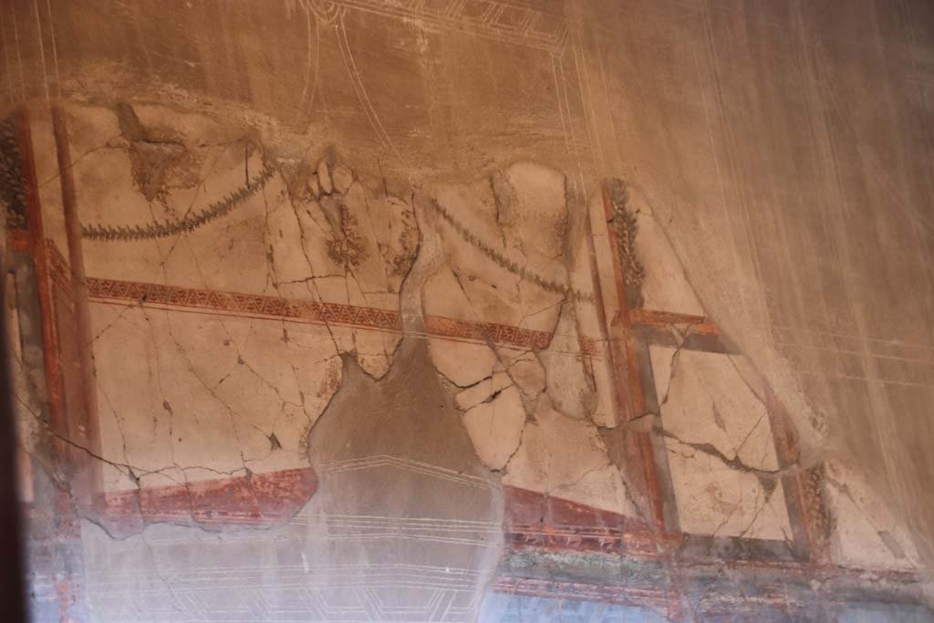 V.1, Herculaneum. October 2020. Room 7, detail from upper north wall. Photo courtesy of Klaus Heese. 