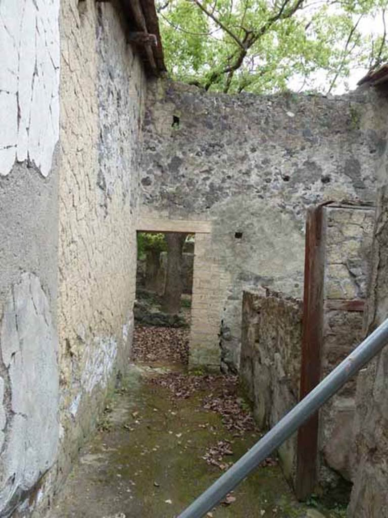 Ins. V. 4. May 2010. Looking east along entrance corridor.