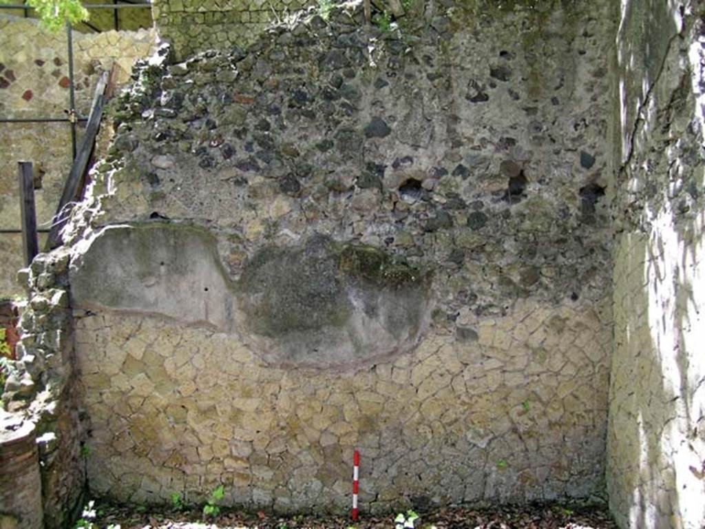 V.4, Herculaneum, May 2004, Room E, south wall. Photo courtesy of Nicolas Monteix.

