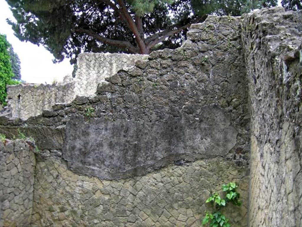 V.4, Herculaneum, May 2005. Room I, looking towards east wall. Photo courtesy of Nicolas Monteix.