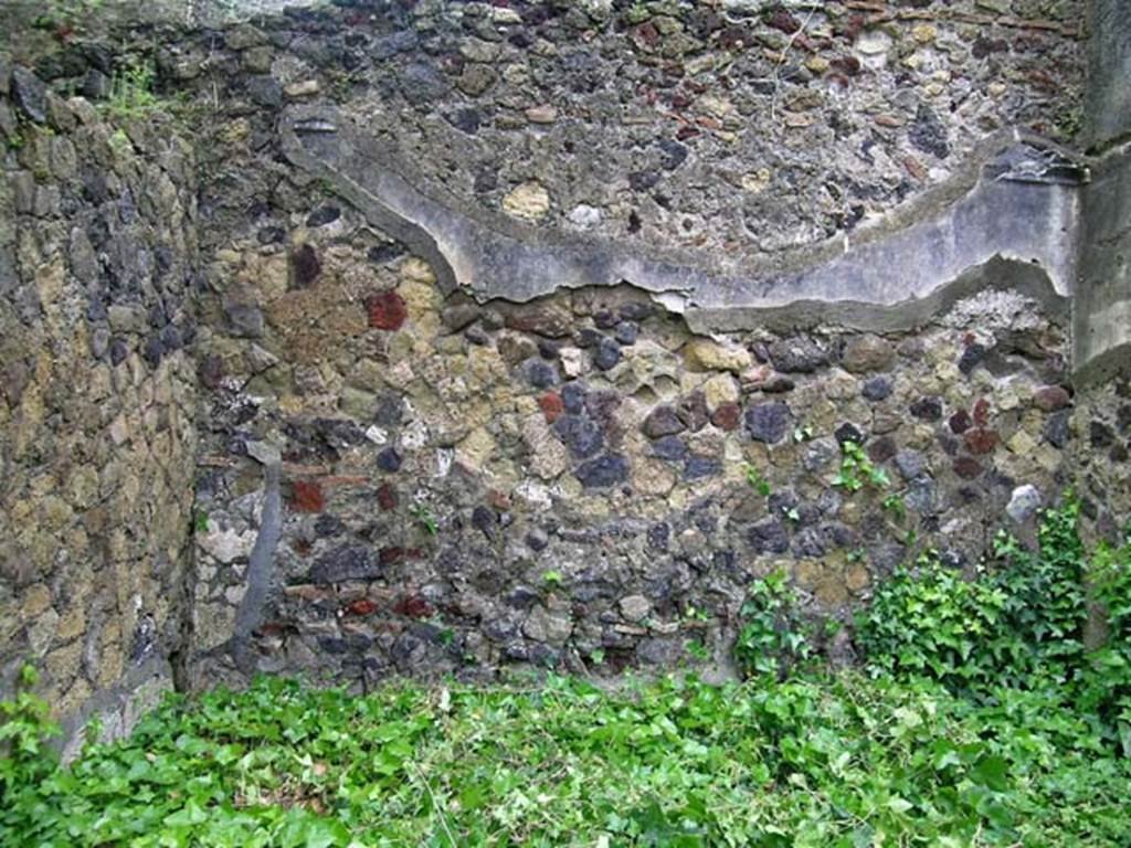 V.4, Herculaneum, May 2005. Room L, looking towards north wall. Photo courtesy of Nicolas Monteix.