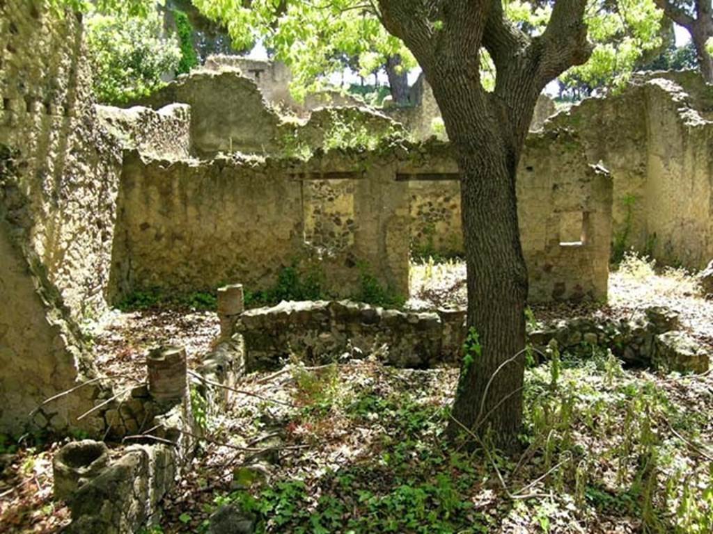 V.4, Herculaneum, May 2004. Garden area M, looking east. Photo courtesy of Nicolas Monteix.