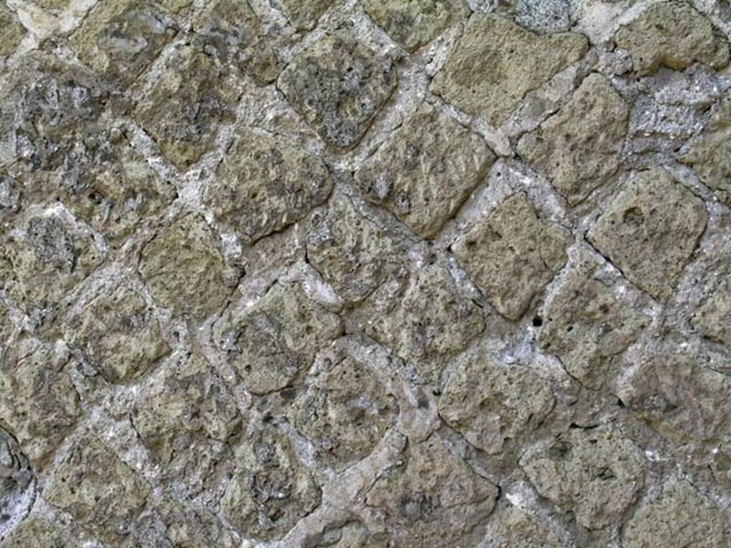 V.7, Herculaneum. May 2005. Detail of upper floor wall. Photo courtesy of Nicolas Monteix.

