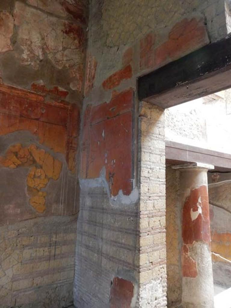 V.8 Herculaneum. August 2021. 
Room 7, painted cupid from west side of north wall. Photo courtesy of Robert Hanson
