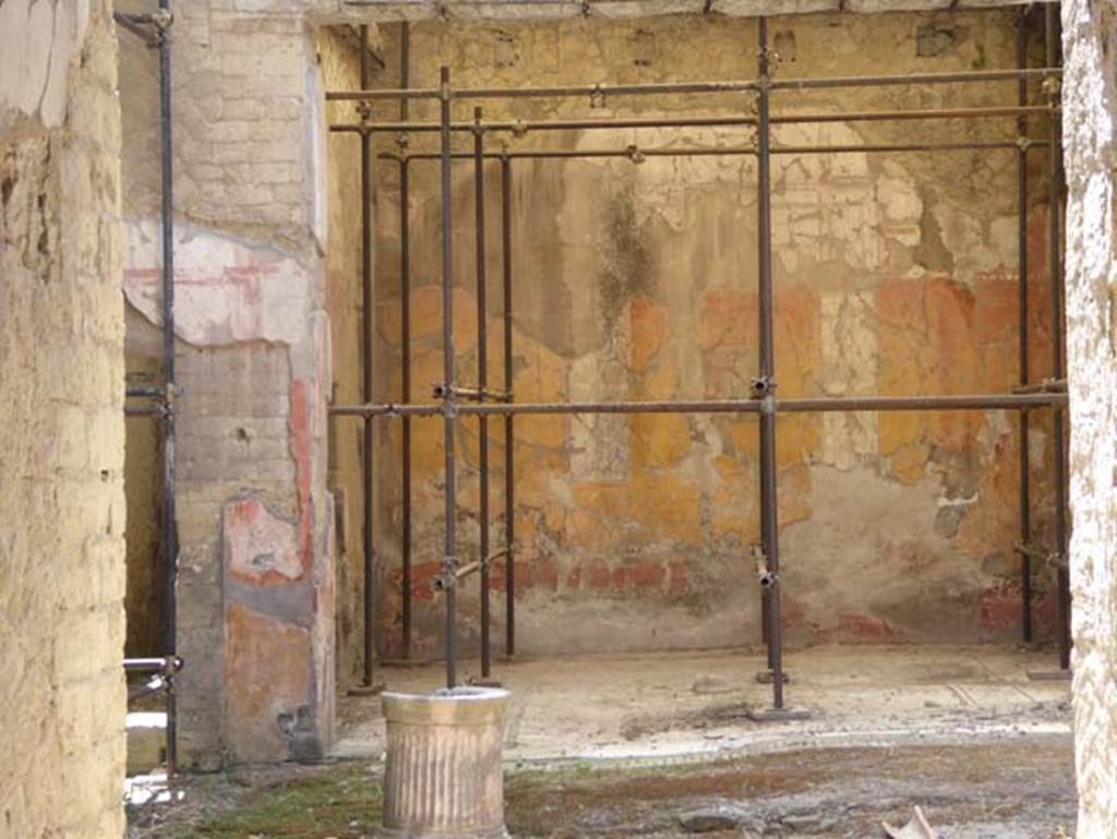 V. 11 Herculaneum. July 2015. Looking south towards tablinum. Photo courtesy of Michael Binns.