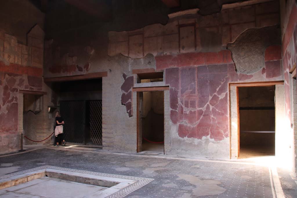 V.15, Herculaneum. October 2020. Looking towards west side of atrium, from north-east corner. Photocourtesy of Klaus Heese.