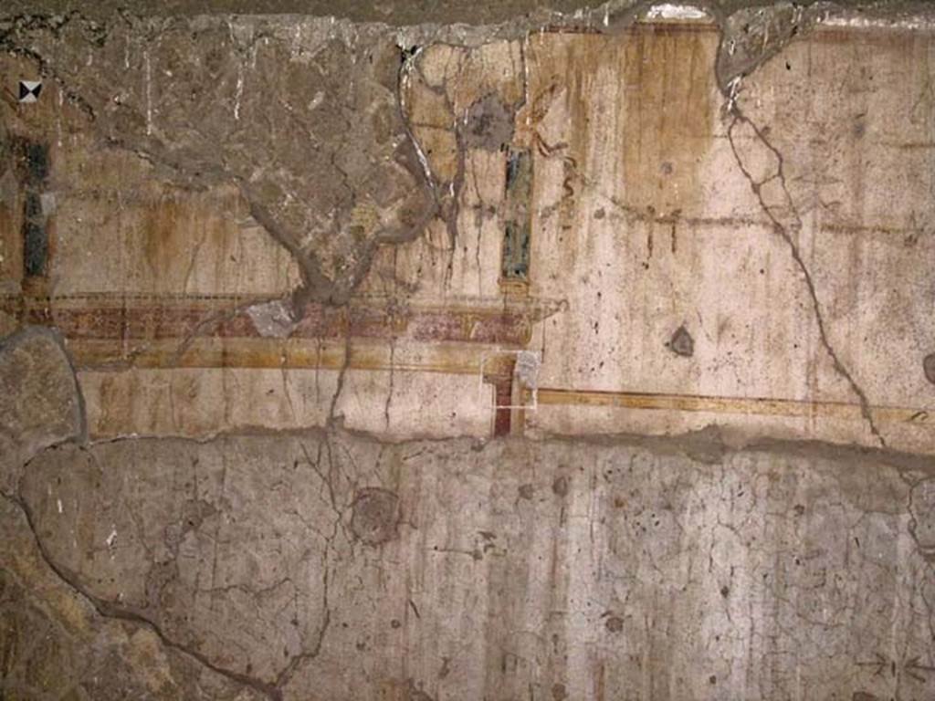 V.15, Herculaneum. May 2005. Cubiculum in north-west corner of atrium, looking towards upper north wall. Photo courtesy of Nicolas Monteix.

