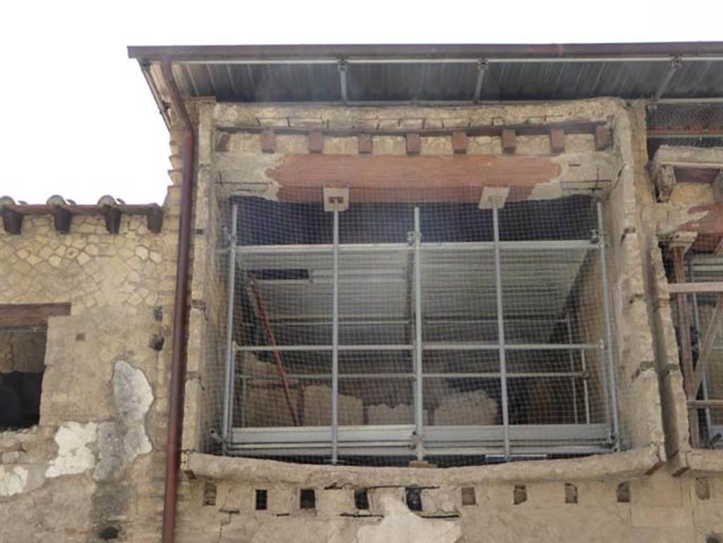 V.18 and V.17, Herculaneum. July 2015. Looking south to upper floor room 17. Photo courtesy of Michael Binns.

 
