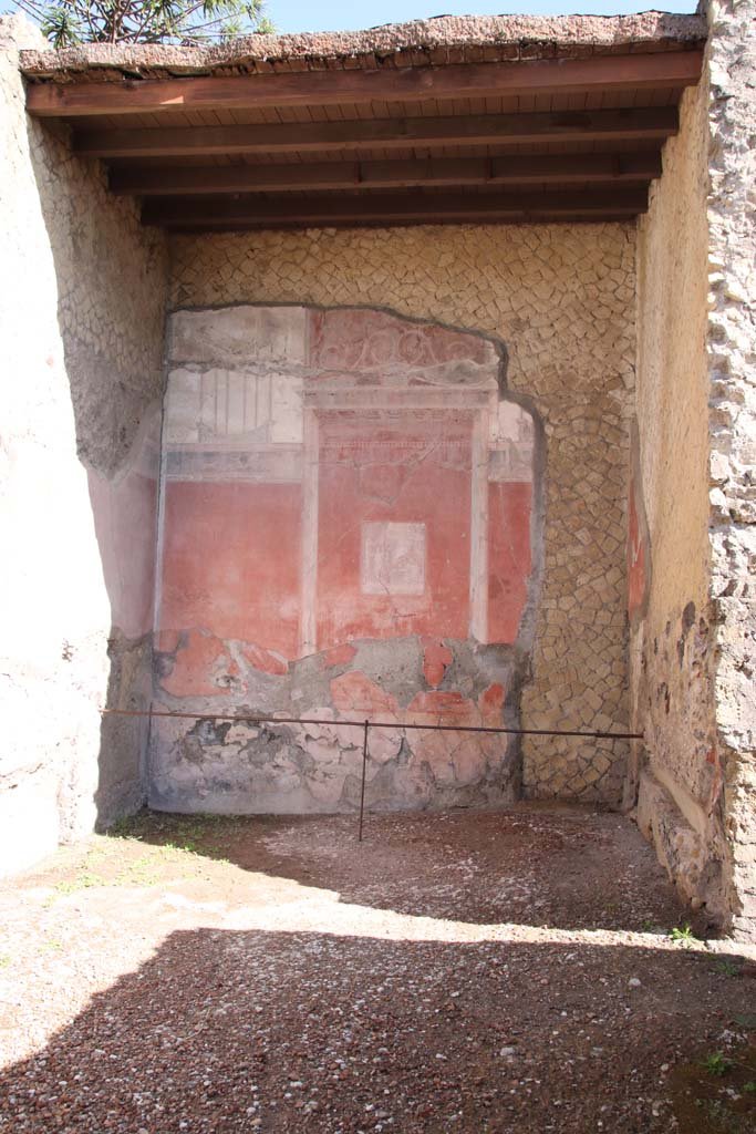 V.35 Herculaneum. October 2020. Triclinium 1, looking north. Photo courtesy of Klaus Heese.