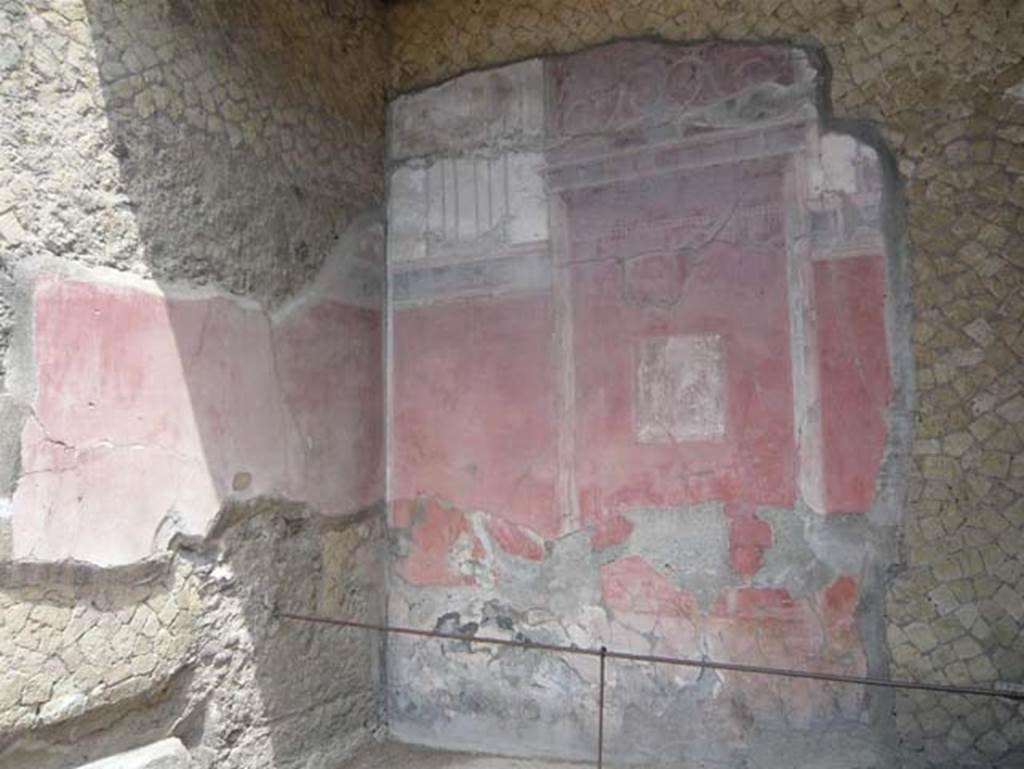 V,35 Herculaneum. August 2013. Triclinium 1, looking towards north-west corner. Photo courtesy of Buzz Ferebee.