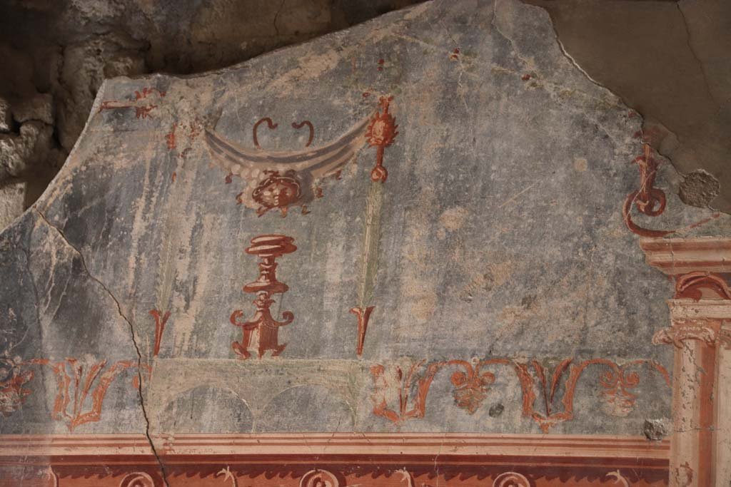 VI.13 Herculaneum. September 2017. Room 12, anteroom to cubiculum, detail from upper south wall. Photo courtesy of Klaus Heese.