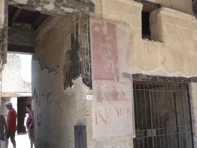 VI.13/14 Herculaneum, September 2019. Detail from right (west) side of entrance doorway.
Photo courtesy of Klaus Heese. 
