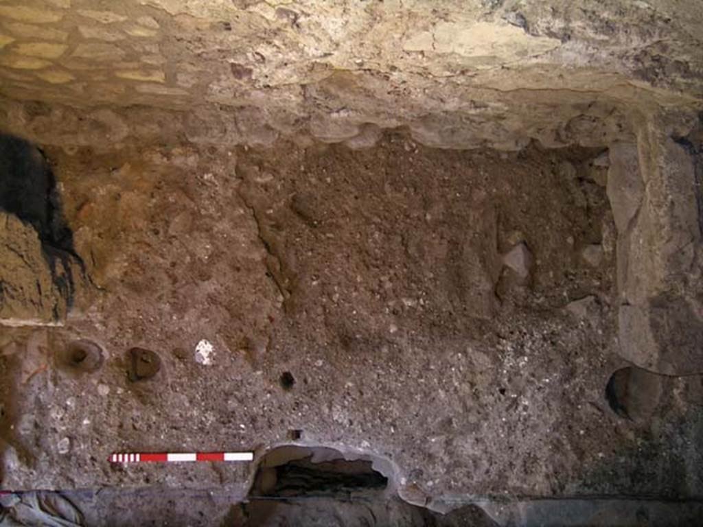 VI.15, Herculaneum. September 2005. Looking towards east wall (3), with stone base of steps, on right.  
Photo courtesy of Nicolas Monteix.

