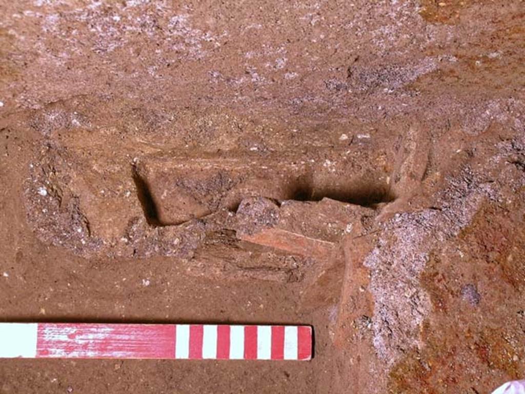 VI.15 Herculaneum. September 2005. Excavation detail. Photo courtesy of Nicolas Monteix.