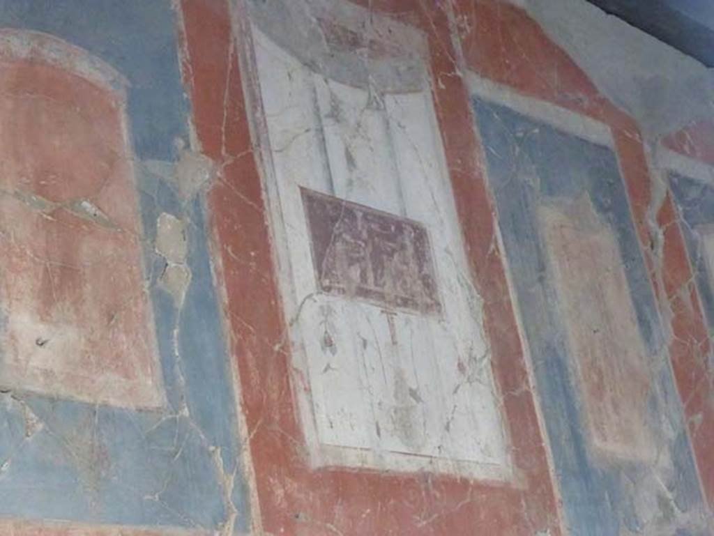 Ins. VI 16, Herculaneum, September 2015. Upper central painting from east wall.