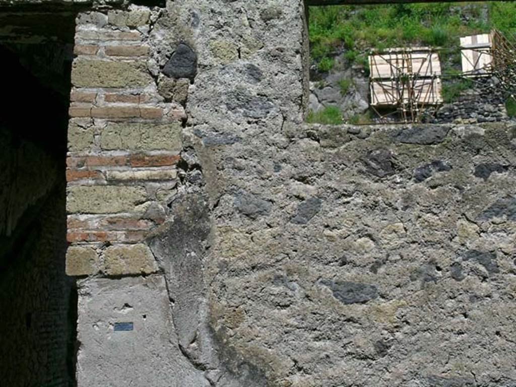 VI.17, Herculaneum. May 2005. North wall of stair-room. Photo courtesy of Nicolas Monteix.