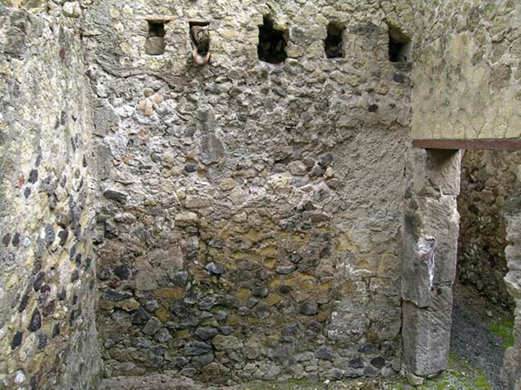 VI.17/26, Herculaneum. May 2004. Looking towards east wall. Photo courtesy of Nicolas Monteix.