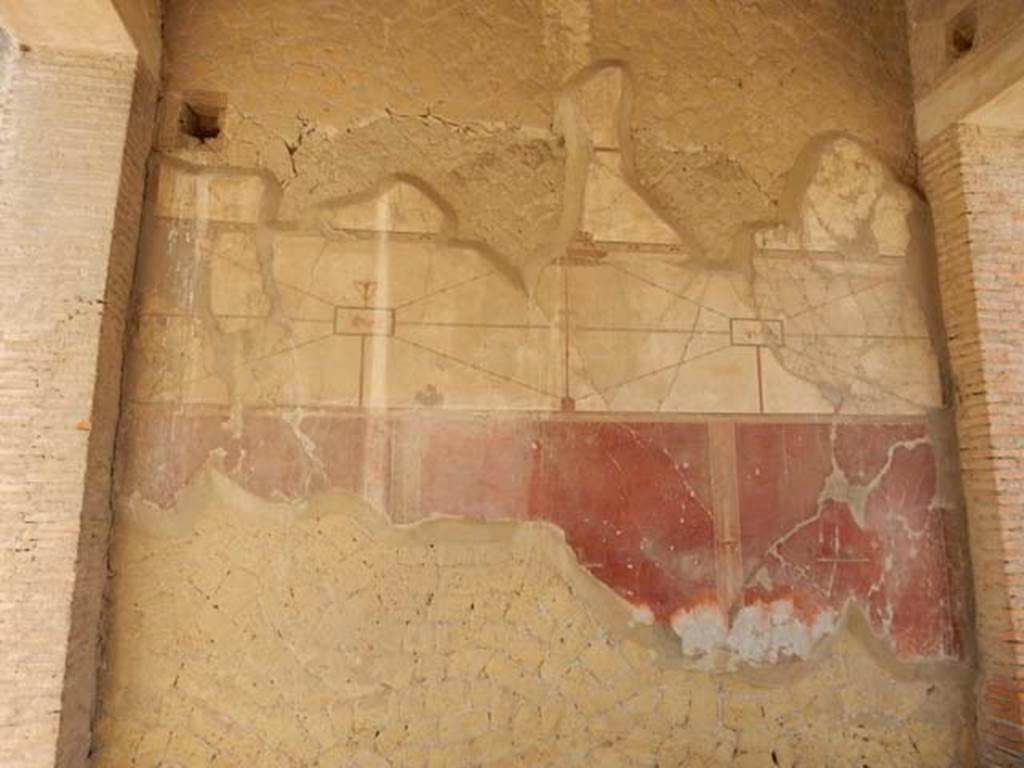 VI.29, Herculaneum. May 2018. Tablinum 5, south wall. Photo courtesy of Buzz Ferebee.