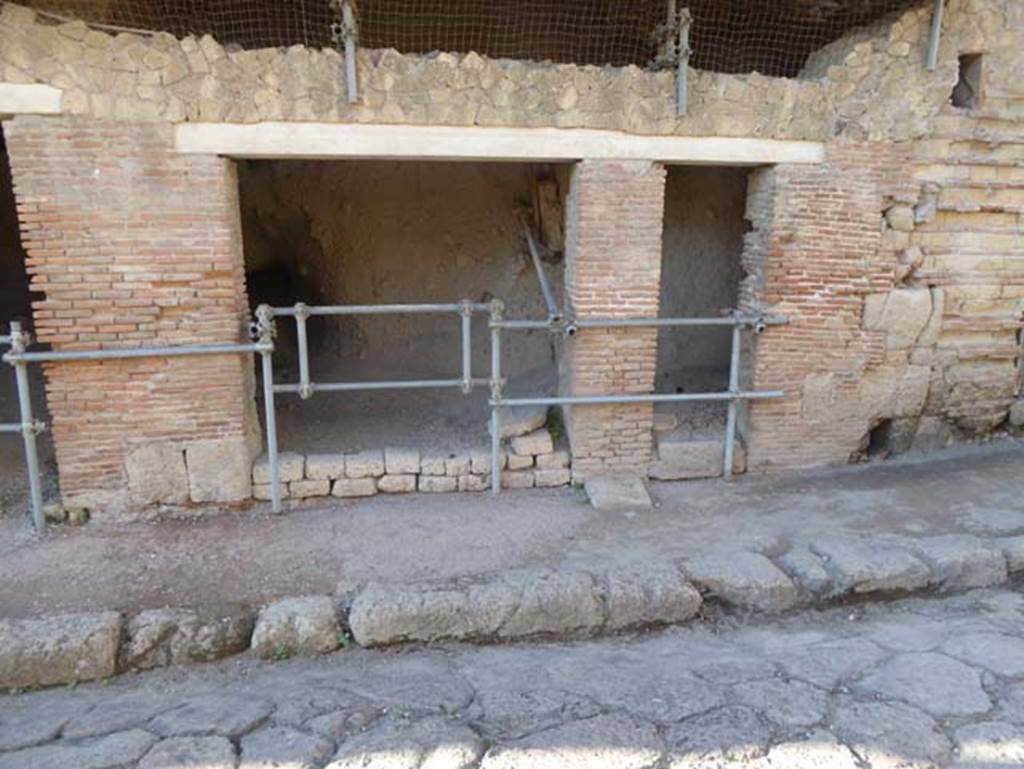 VII,11, on right, and VII.10 on left, Herculaneum, September 2015. Two doorways on west side of Cardo III Superiore.  Photo courtesy of Michael Binns.
