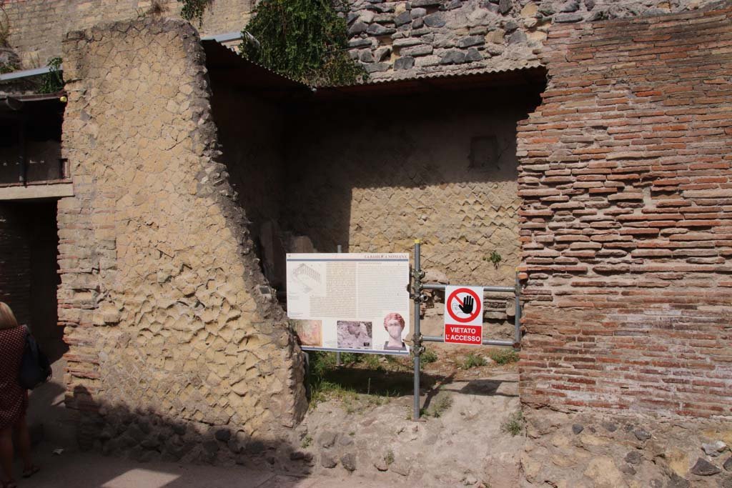 VII.15 Herculaneum. September 2019. Looking west towards entrance doorway. Photo courtesy of Klaus Heese.